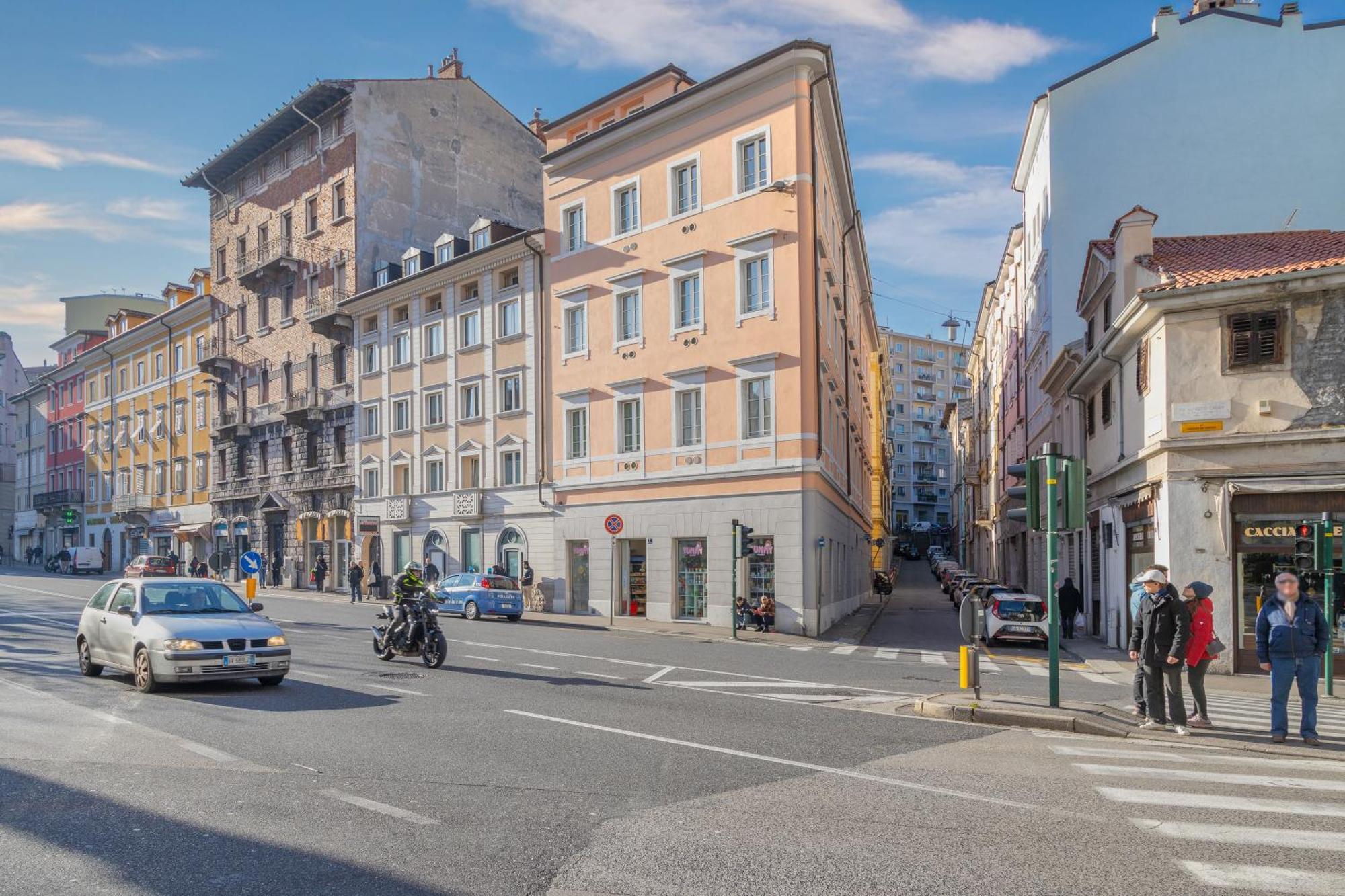Blake, Attico Centrale Con Parcheggio A Trieste Ngoại thất bức ảnh