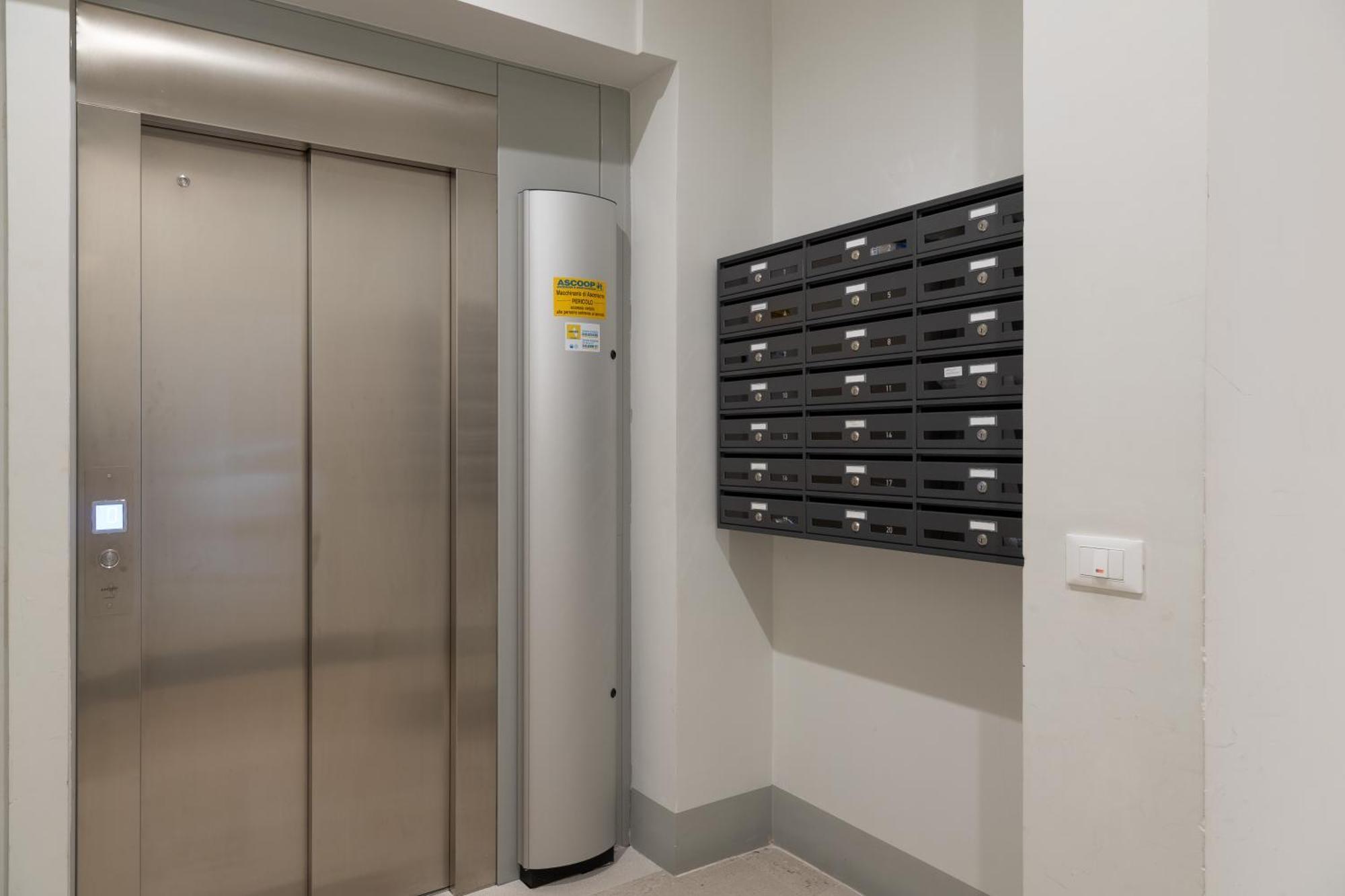 Blake, Attico Centrale Con Parcheggio A Trieste Ngoại thất bức ảnh